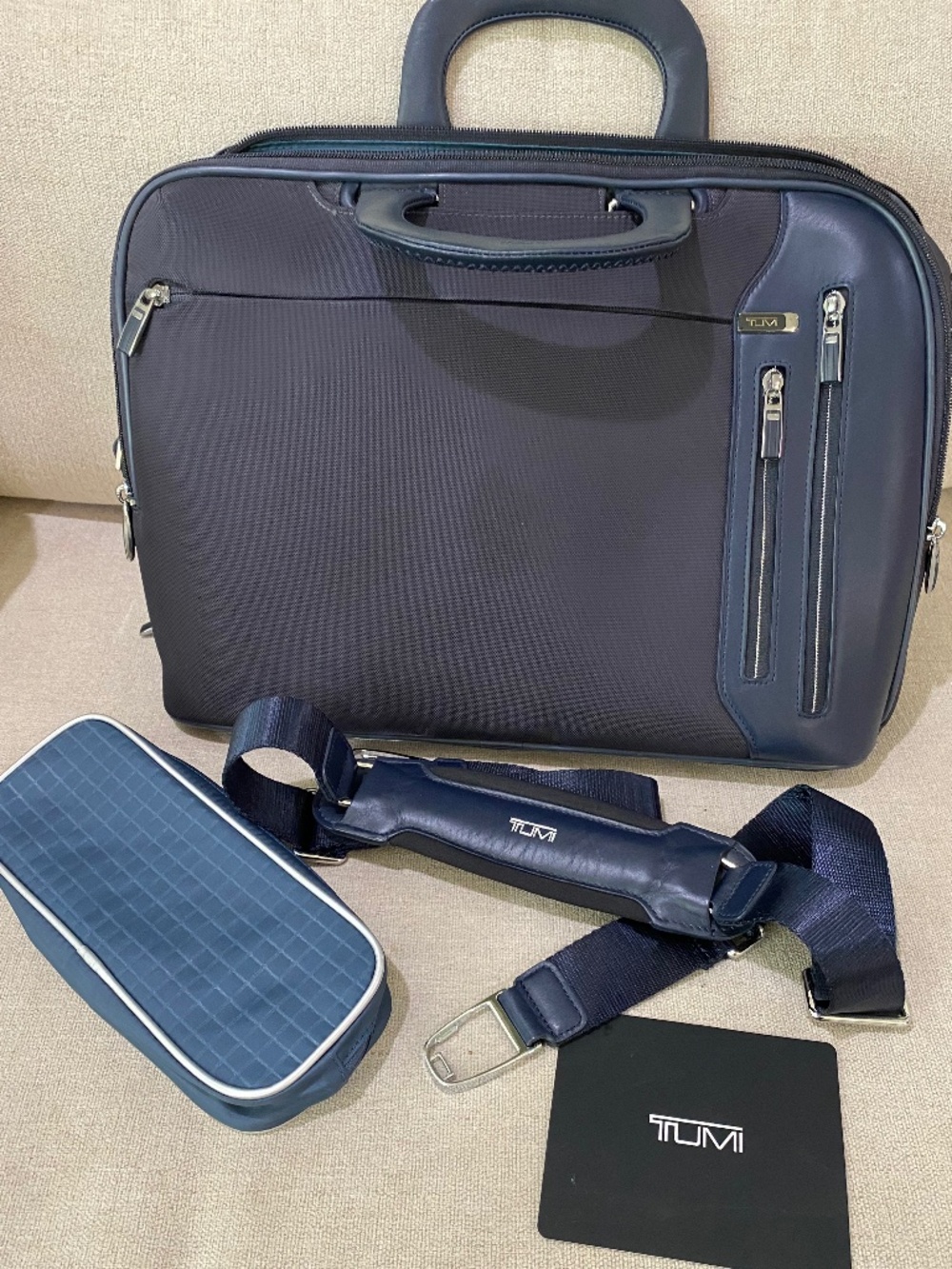 Tumi Arrivé Narita slim brief